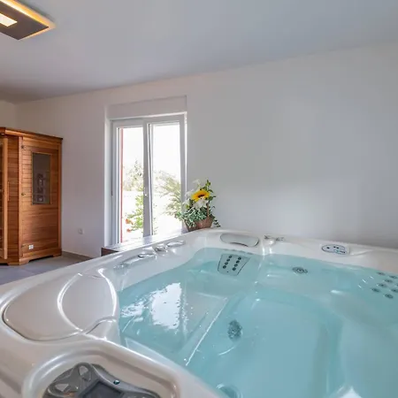 Delle Rondini With Private Wellness Villa Hreljići
