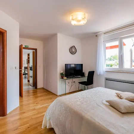 Vila Delle Rondini With Private Wellness Hreljici