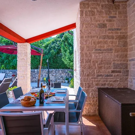 Villa Delle Rondini With Private Wellness
