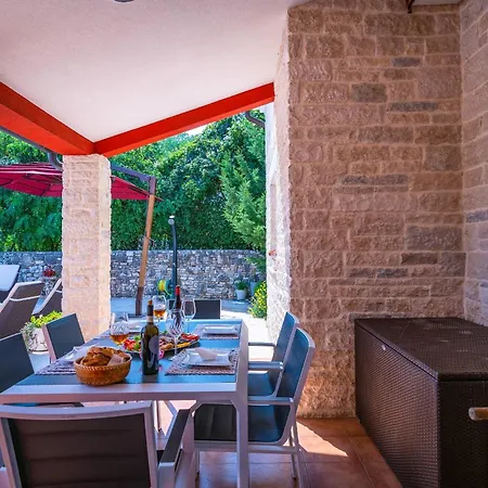 Vila Delle Rondini With Private Wellness